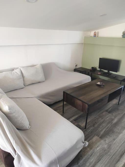 Ferienwohnung Σοφίτα Καλλύνω Thessaloniki Exterior foto